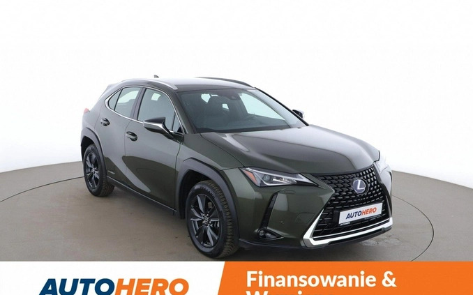 Lexus UX cena 137900 przebieg: 57044, rok produkcji 2022 z Pyskowice małe 436